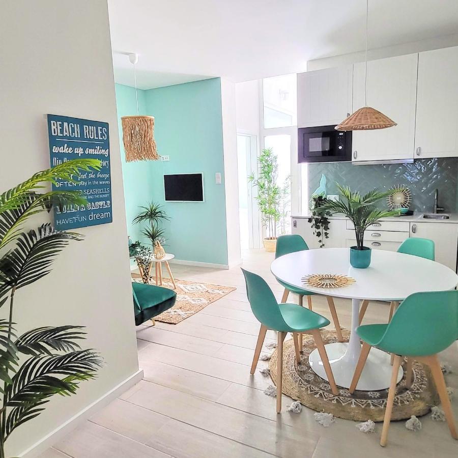 The Shore At Seaside Paradise - Cozy Patio On The Promenade Espinho  Ngoại thất bức ảnh